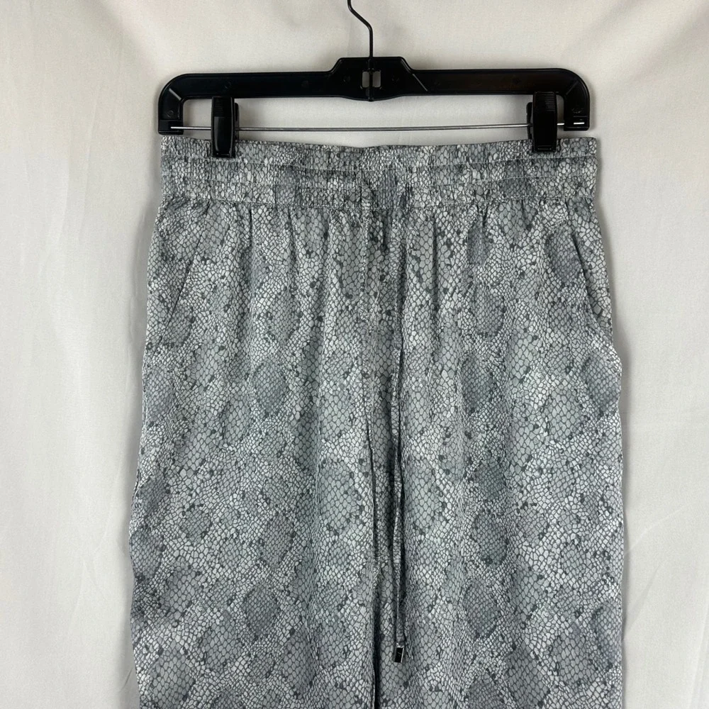 J.McLaughlin Tia Pant Desert Scale Snakeskin Print Gray Drawstring Tapered Small